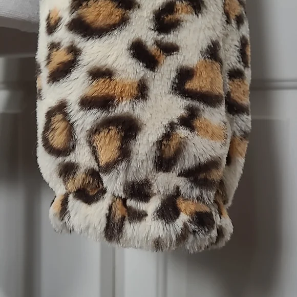 NWT Leopard Print Coat Jacket Faux Fur VS PINK & Know One Cares Large - Picture 11 of 17